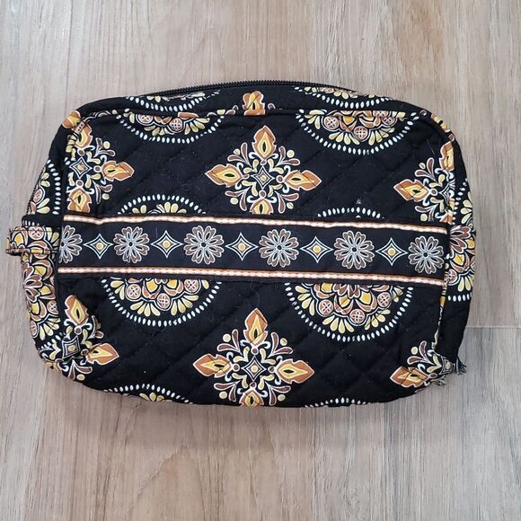 🔺️Stephanie Dawn Black & Yellow Quilted Floral Mandala Print Lined Pouch - Picture 3 of 12